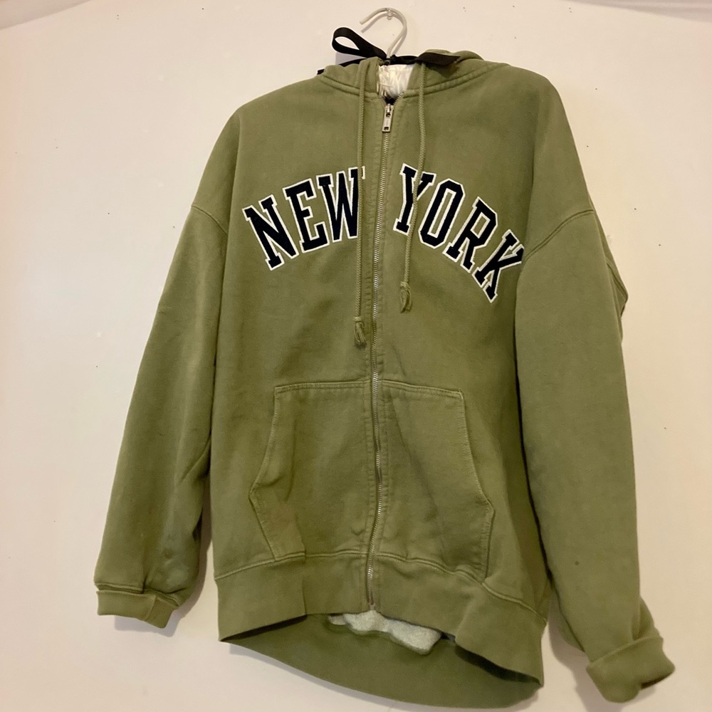 brandy melville zip up hoodie